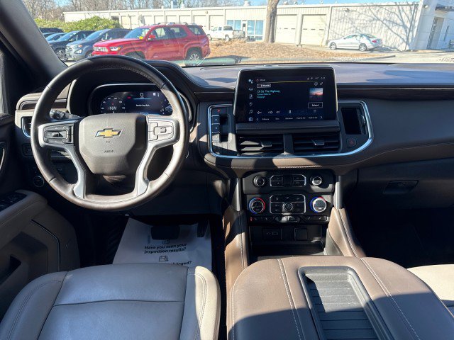 Used 2023 Chevrolet Suburban LT w/ Luxury Package image 36