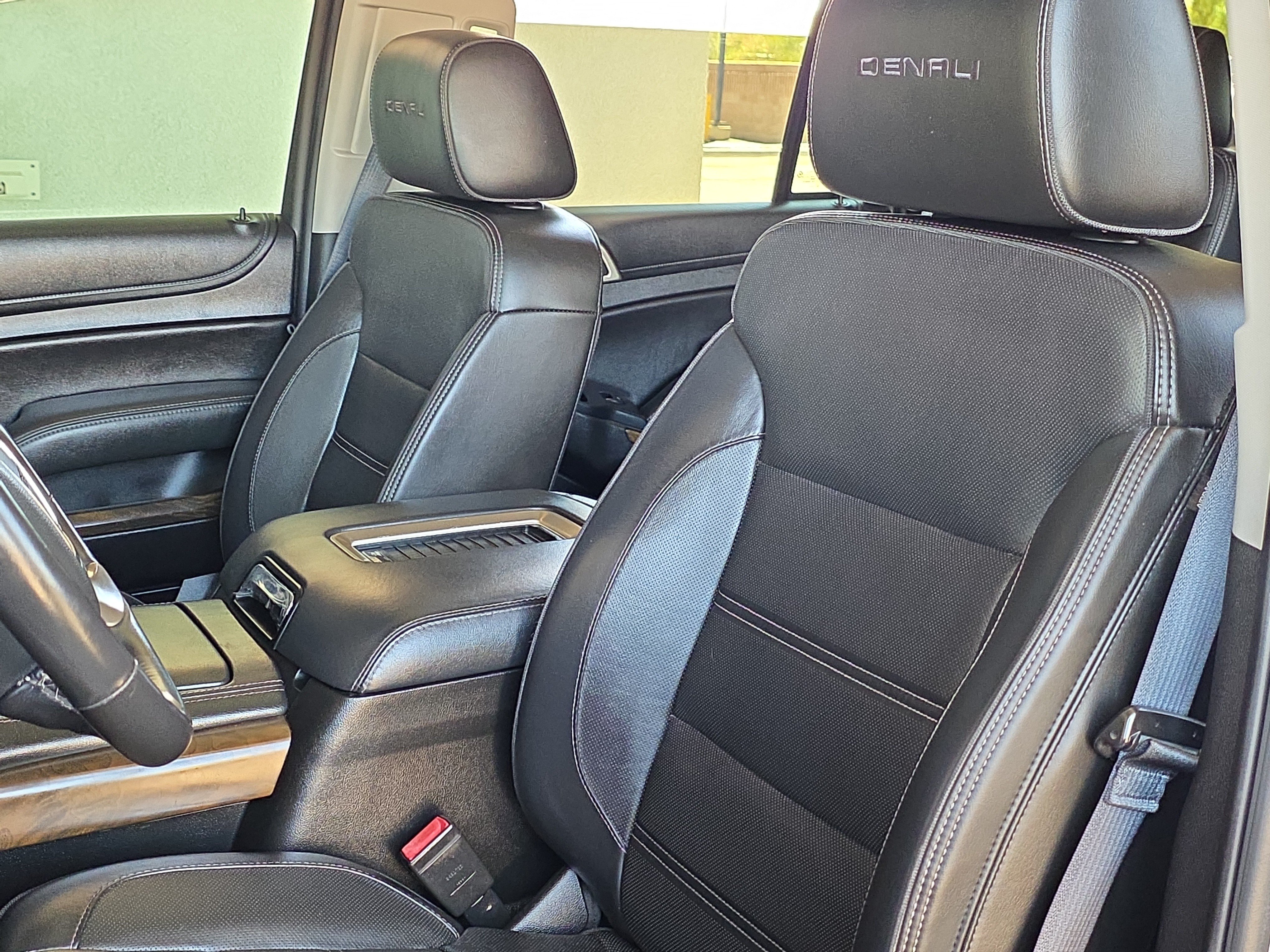 Used 2018 GMC Yukon Denali w/ Open Road Package AWD/4WD image 12