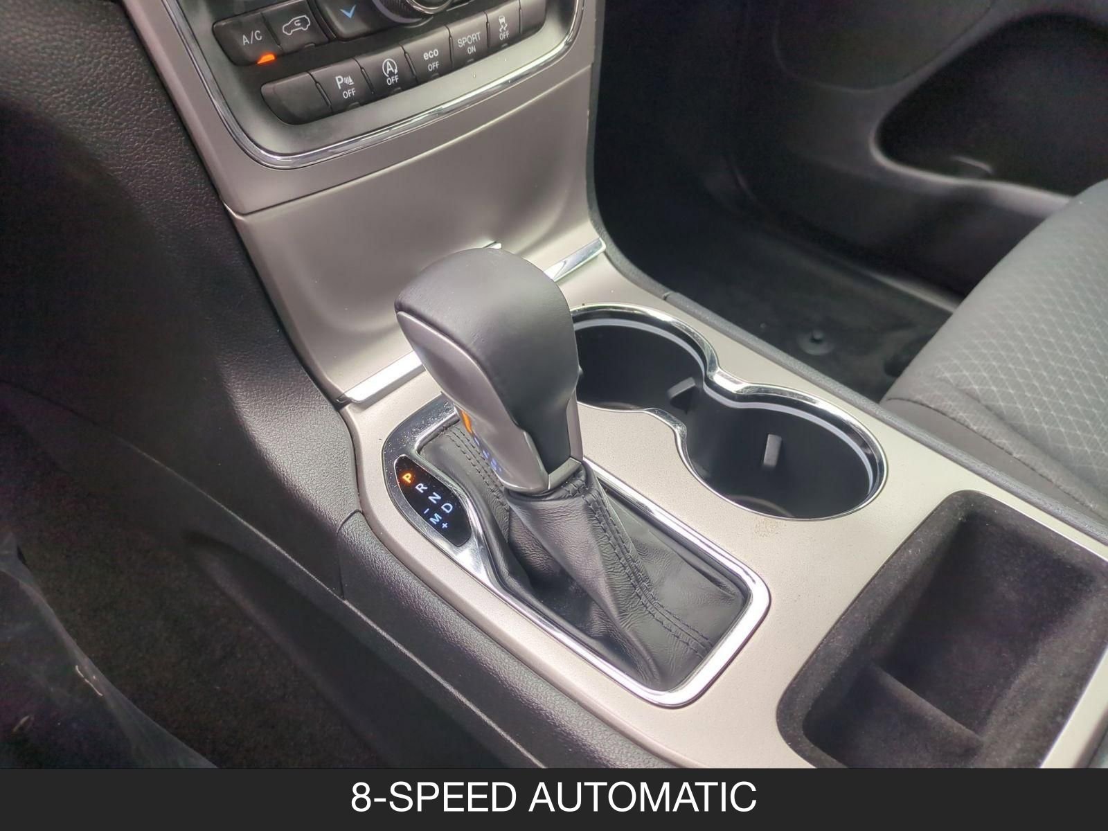 Used 2019 Jeep Grand Cherokee Laredo RWD image 20