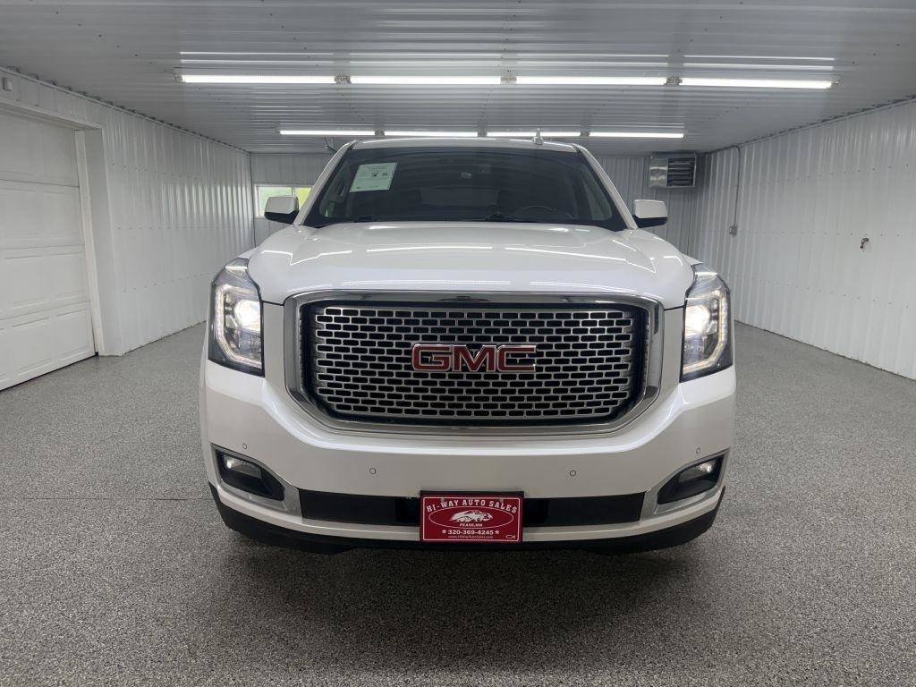Used 2016 GMC Yukon XL Denali AWD/4WD image 3