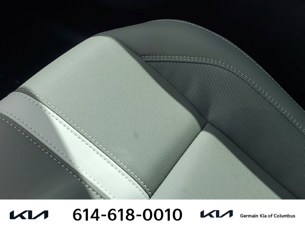 Used 2026 Toyota Camry SE FWD image 27
