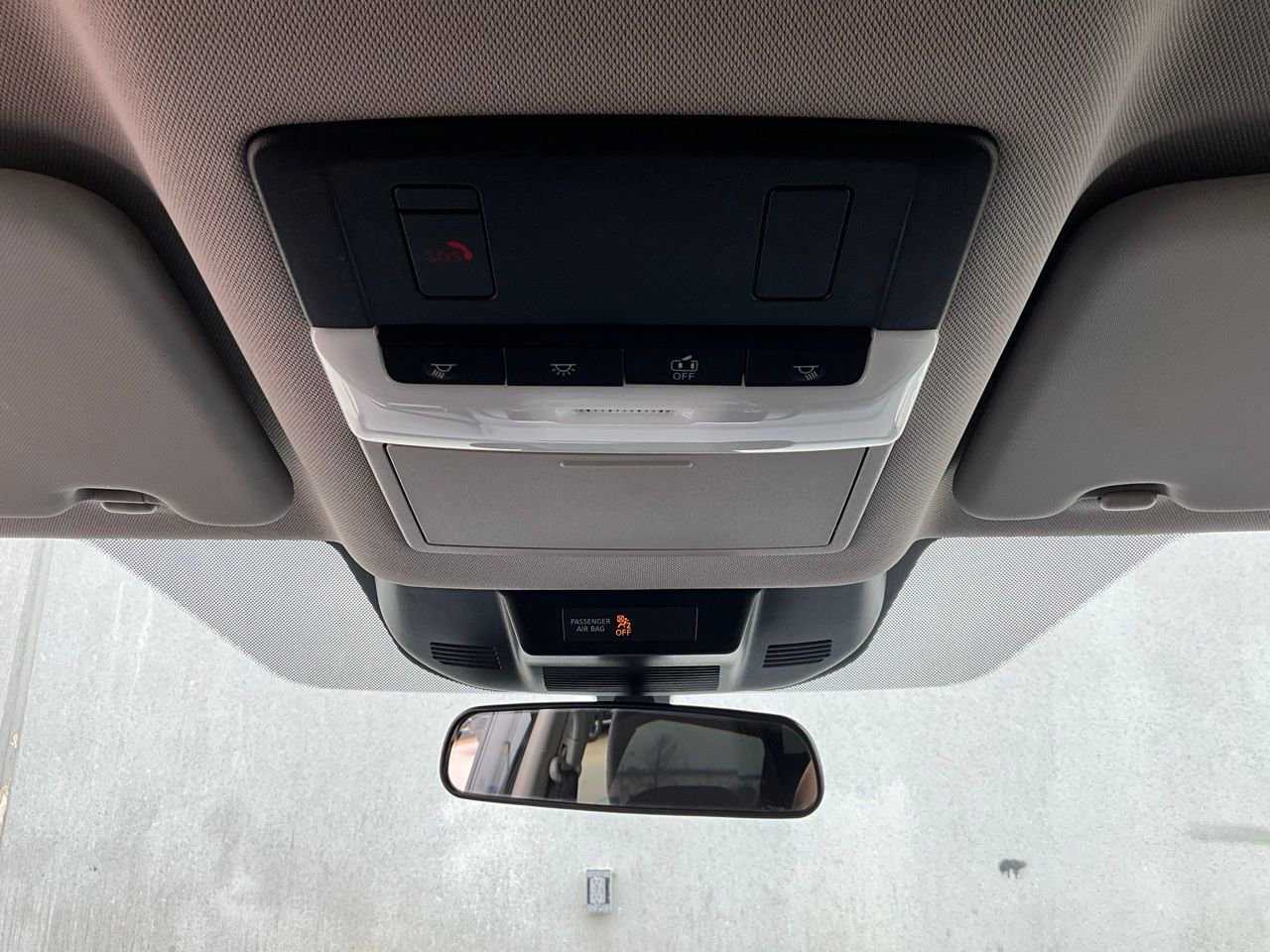 Used 2025 Nissan Rogue SV image 16