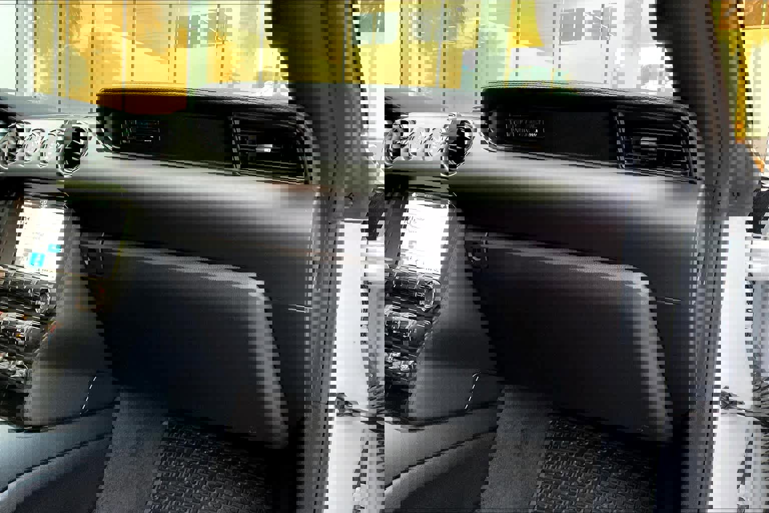 Used 2018 Ford Mustang Shelby GT350 w/ Electronics Package image 19