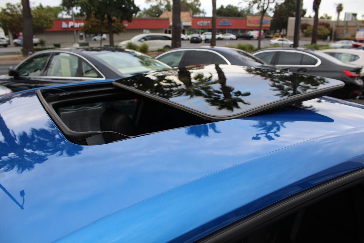 Used 2017 Chevrolet Camaro LT RWD image 16