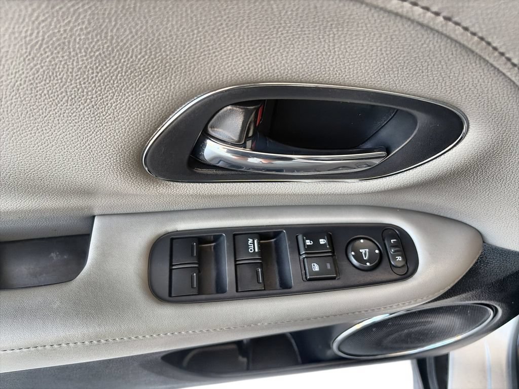 Used 2016 Honda HR-V EX-L image 24