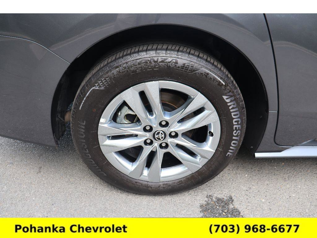 Used 2025 Toyota Sienna XLE w/ XLE Plus Package AWD/4WD image 26