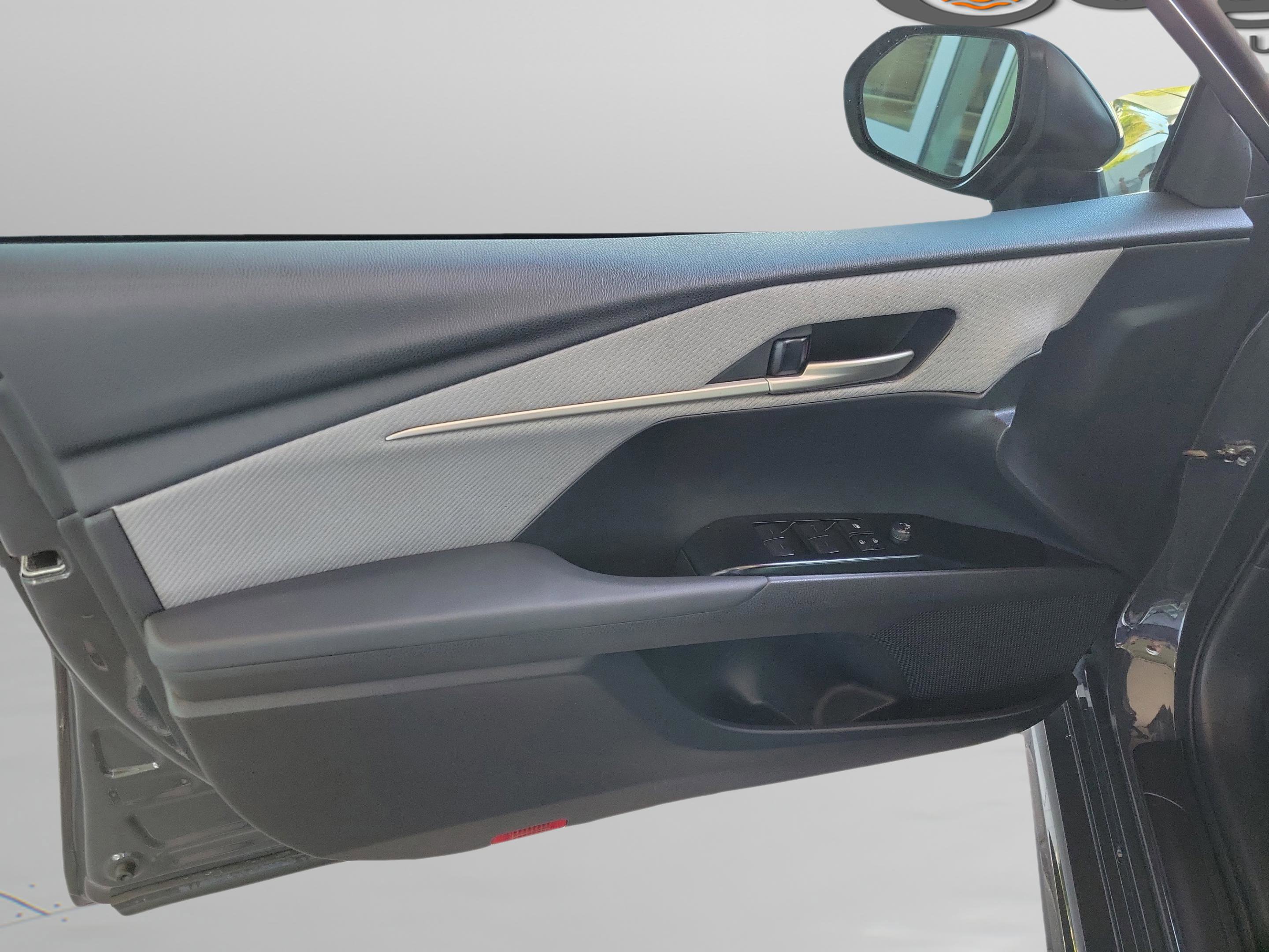 Certified 2025 Toyota Camry SE image 6