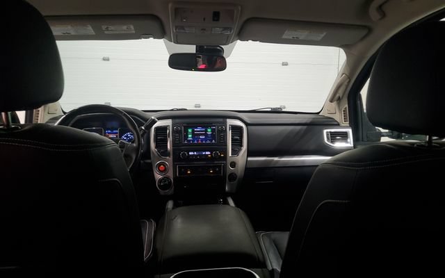Used 2019 Nissan Titan PRO-4X w/ Pro-4x Convenience Package AWD/4WD image 21