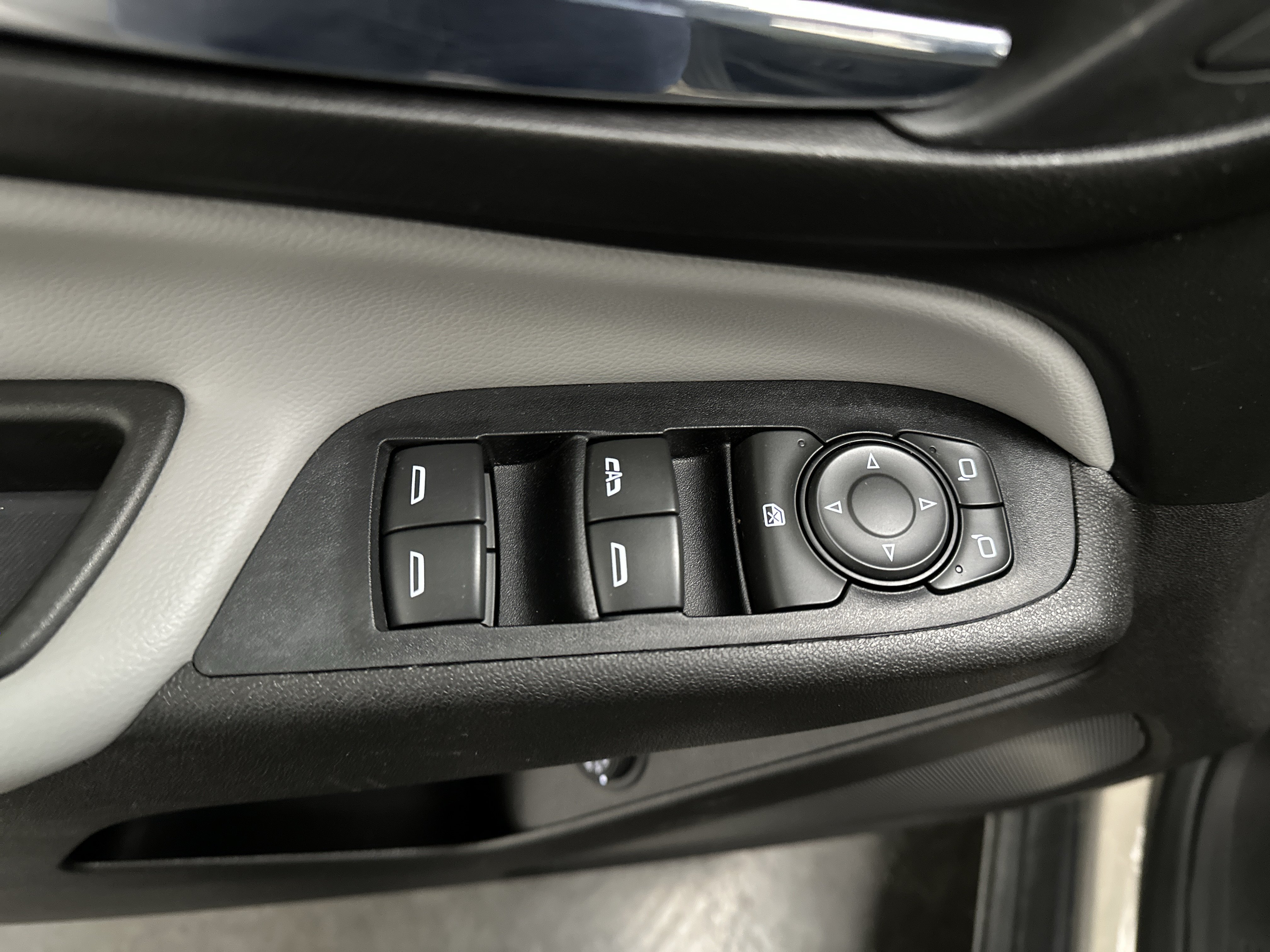 Used 2018 Chevrolet Equinox LT AWD/4WD image 20