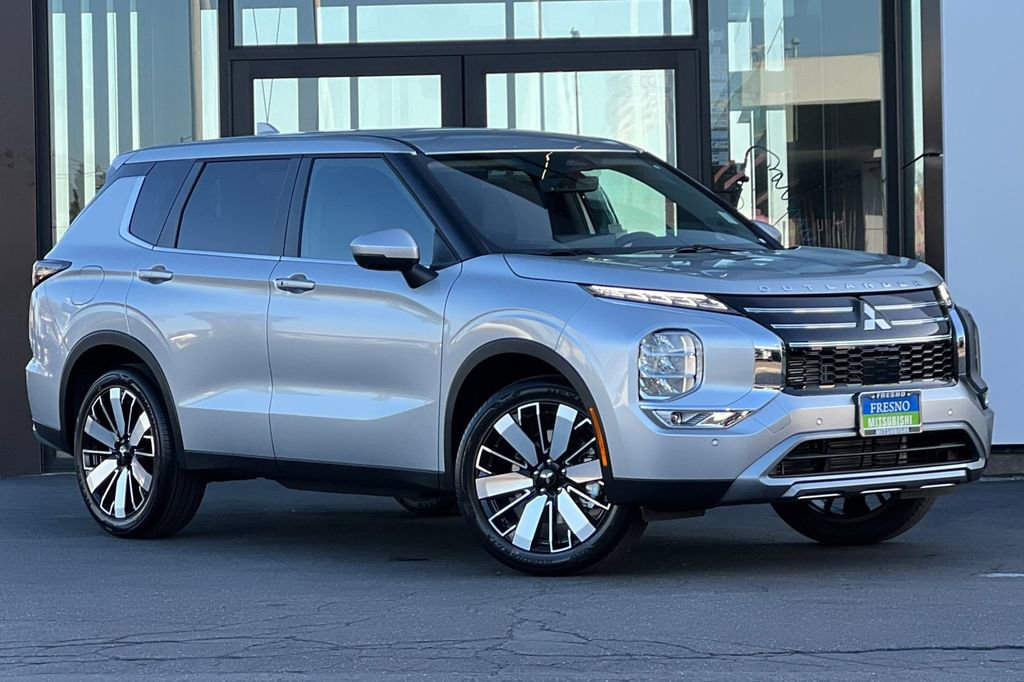 New 2026 Mitsubishi Outlander SE image 3