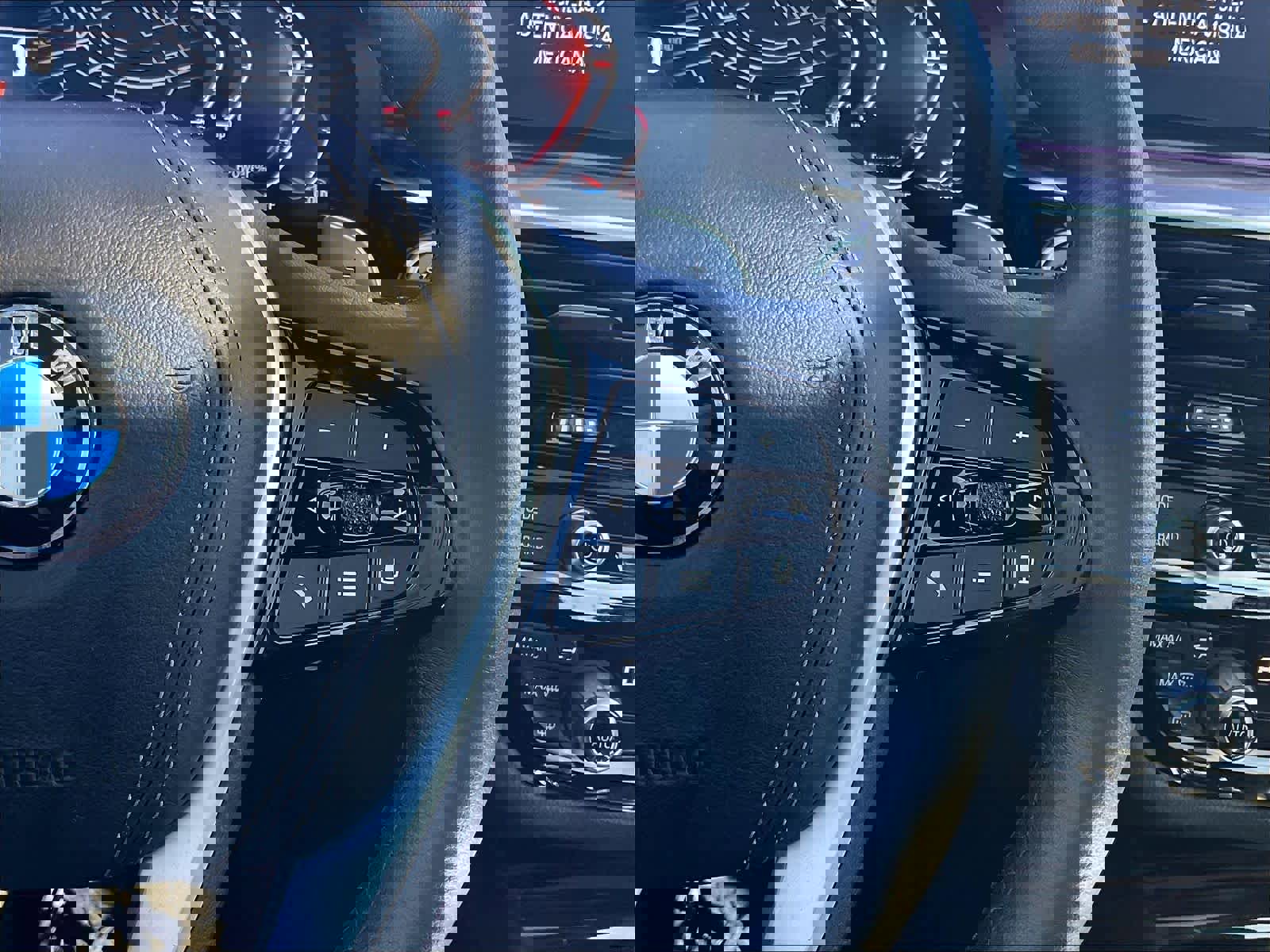 Used 2023 BMW 540i w/ Premium Package image 24