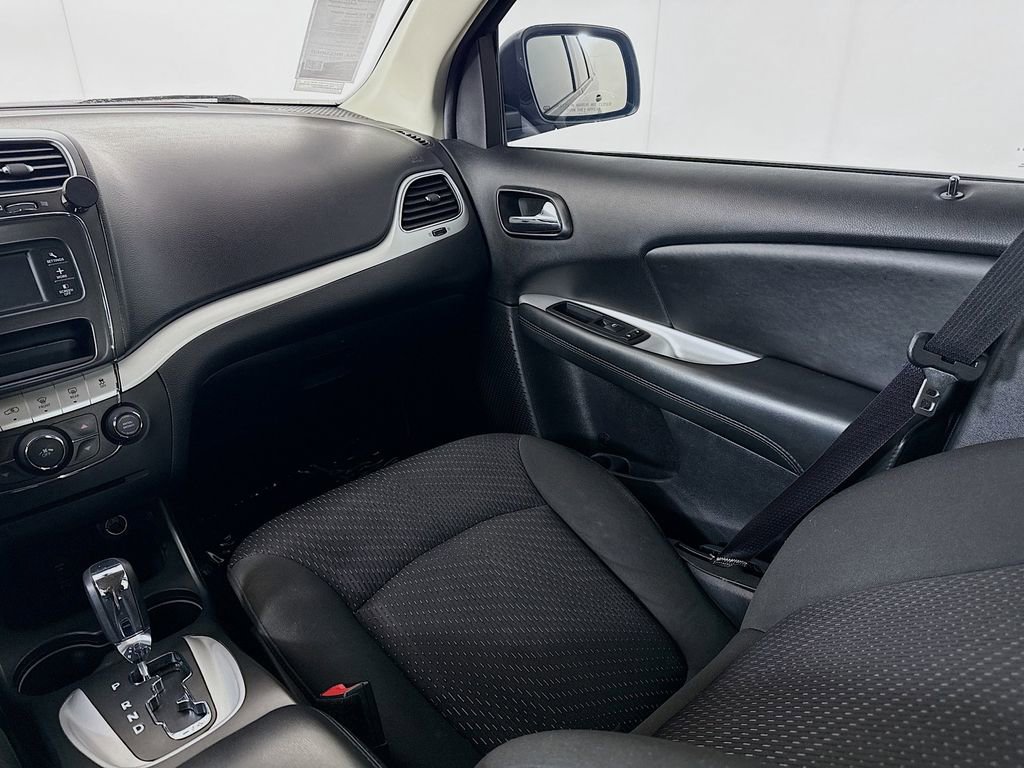 Used 2018 Dodge Journey SE w/ Mopar All Weather Group FWD image 27