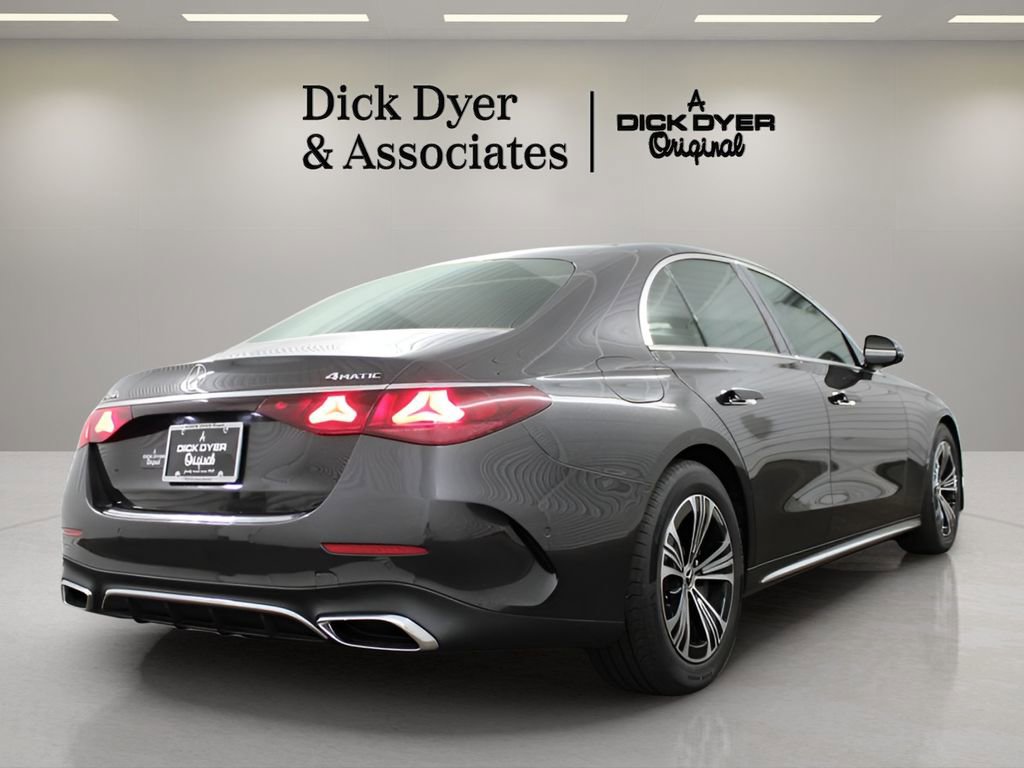 Used 2025 Mercedes-Benz E 450 4MATIC Sedan image 2