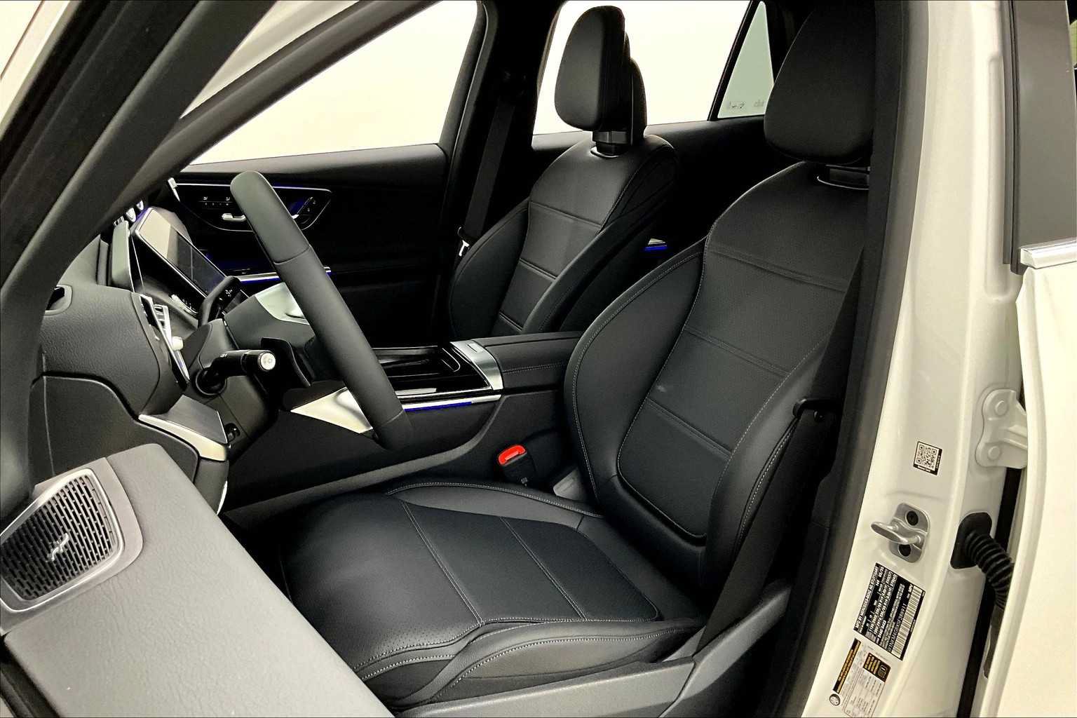 New 2025 Mercedes-Benz GLC 300 image 9