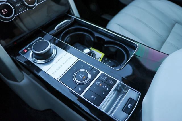 Used 2015 Land Rover Range Rover HSE image 56