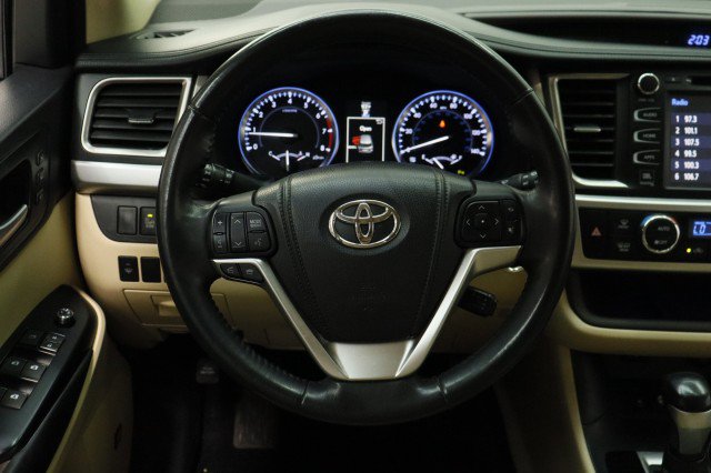Used 2014 Toyota Highlander Limited FWD image 25