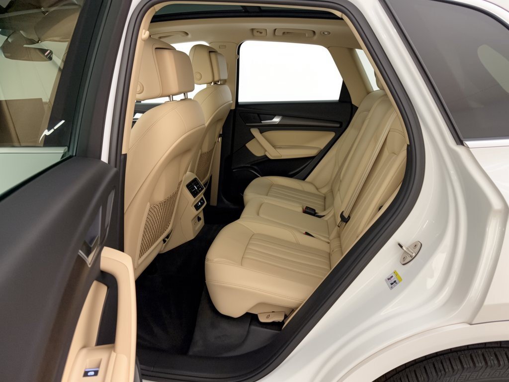 Certified 2024 Audi Q5 2.0T Premium w/ Convenience Package AWD/4WD image 24