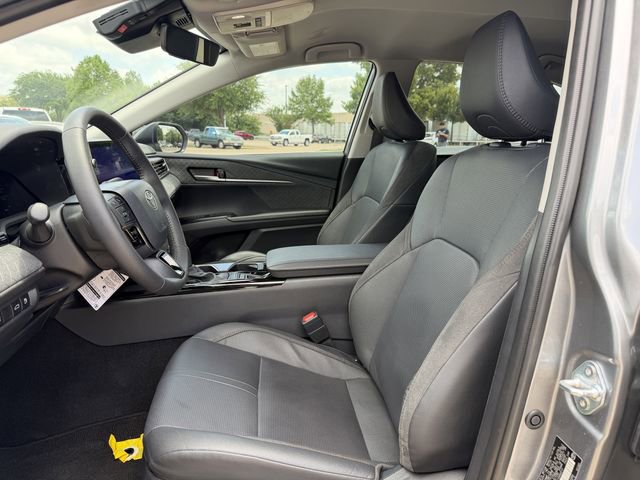 Used 2026 Toyota Camry XLE FWD image 25
