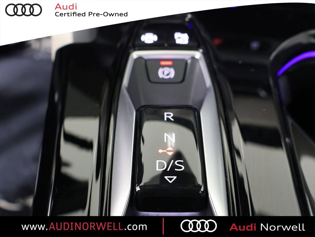 Certified 2025 Audi Q5 Prestige image 4