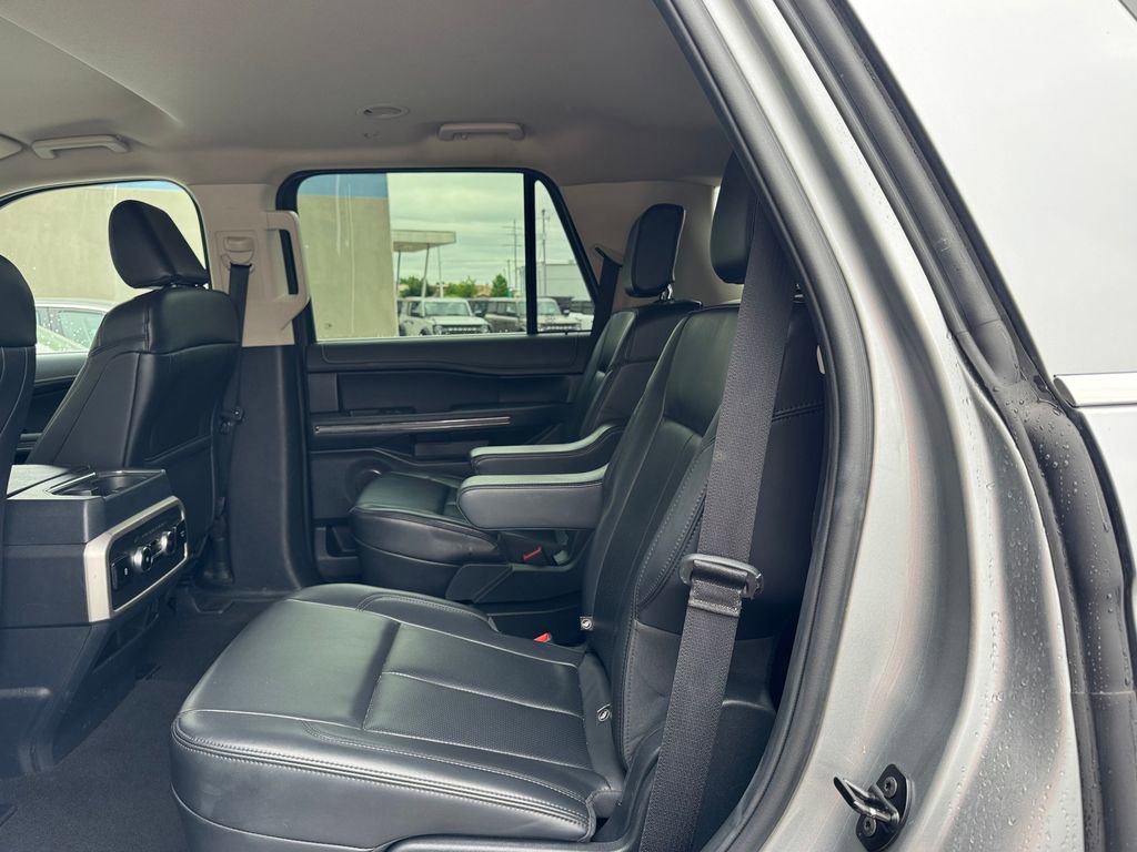 Used 2024 Ford Expedition XLT AWD/4WD image 29