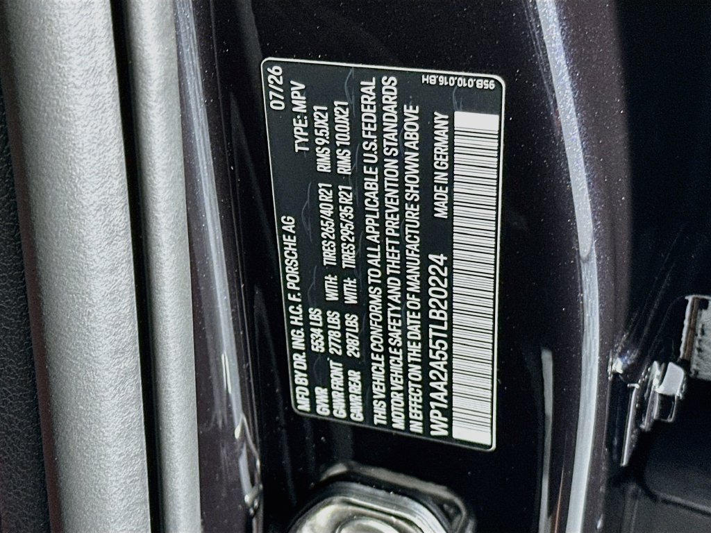 New 2026 Porsche Macan AWD/4WD image 35
