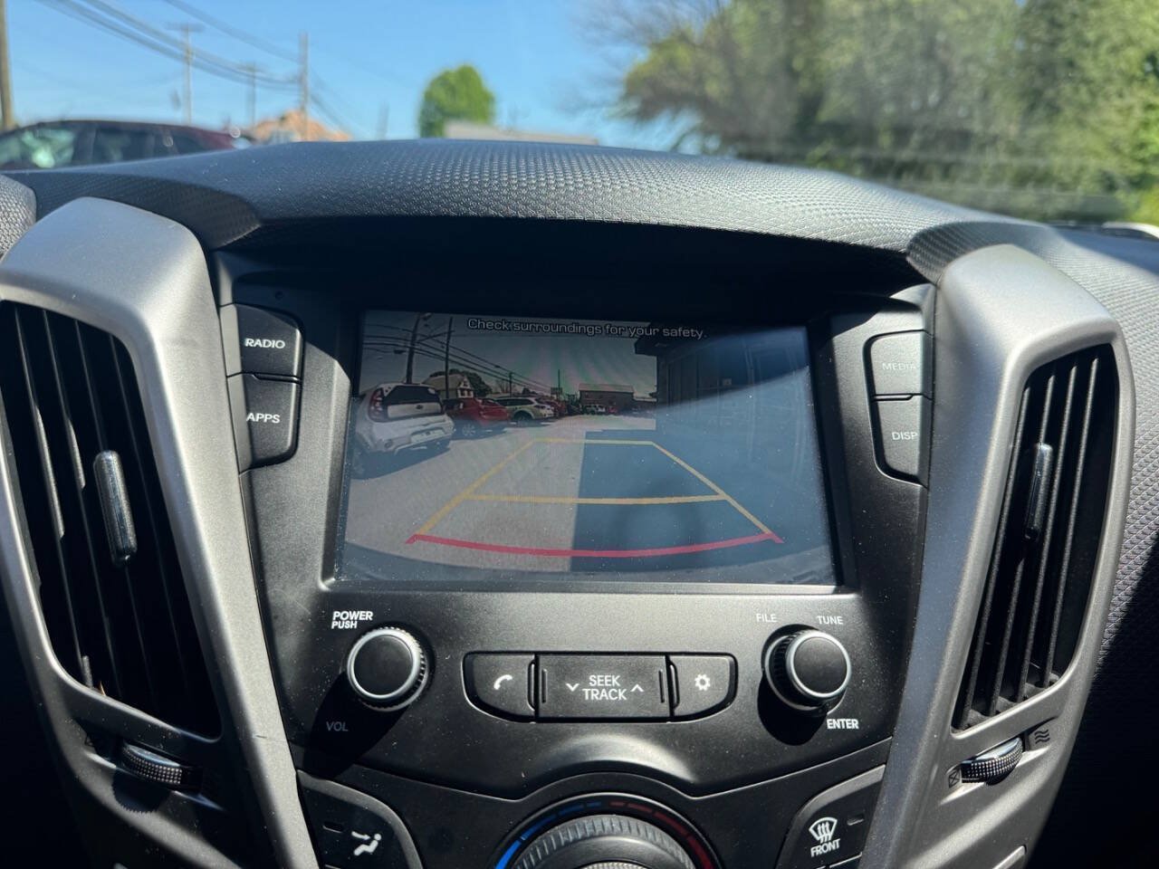 Used 2017 Hyundai Veloster FWD image 22