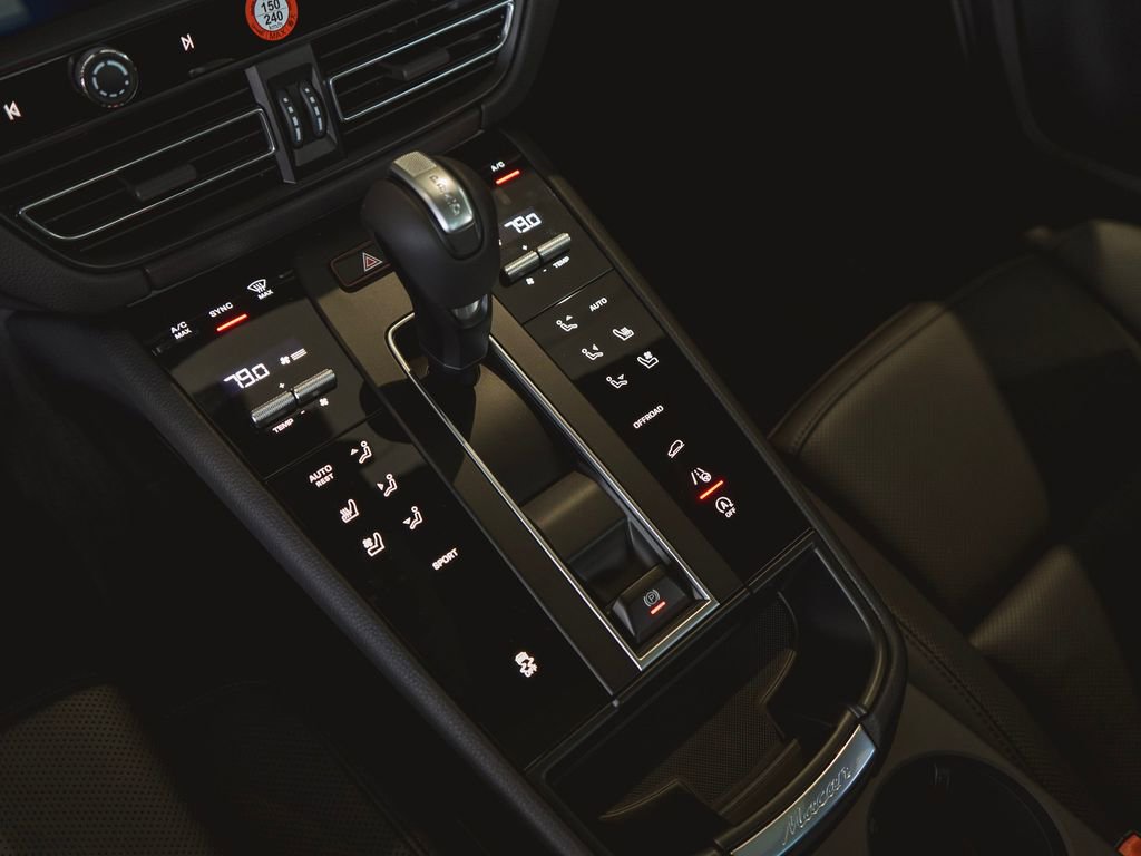 New 2025 Porsche Macan image 26