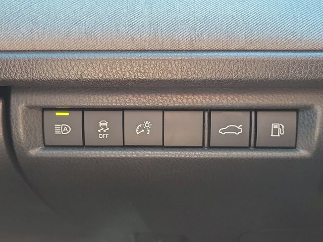 Used 2025 Toyota Camry LE FWD image 28