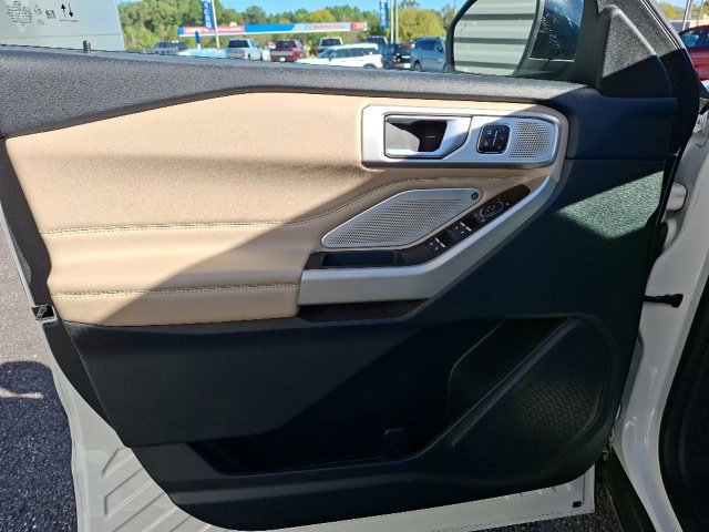 Certified 2023 Ford Explorer Limited w/ Limited Technology Package RWD image 11