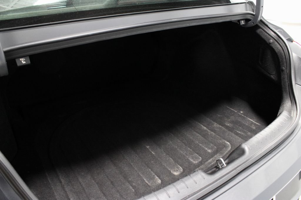 Used 2024 Hyundai Elantra SEL FWD image 16