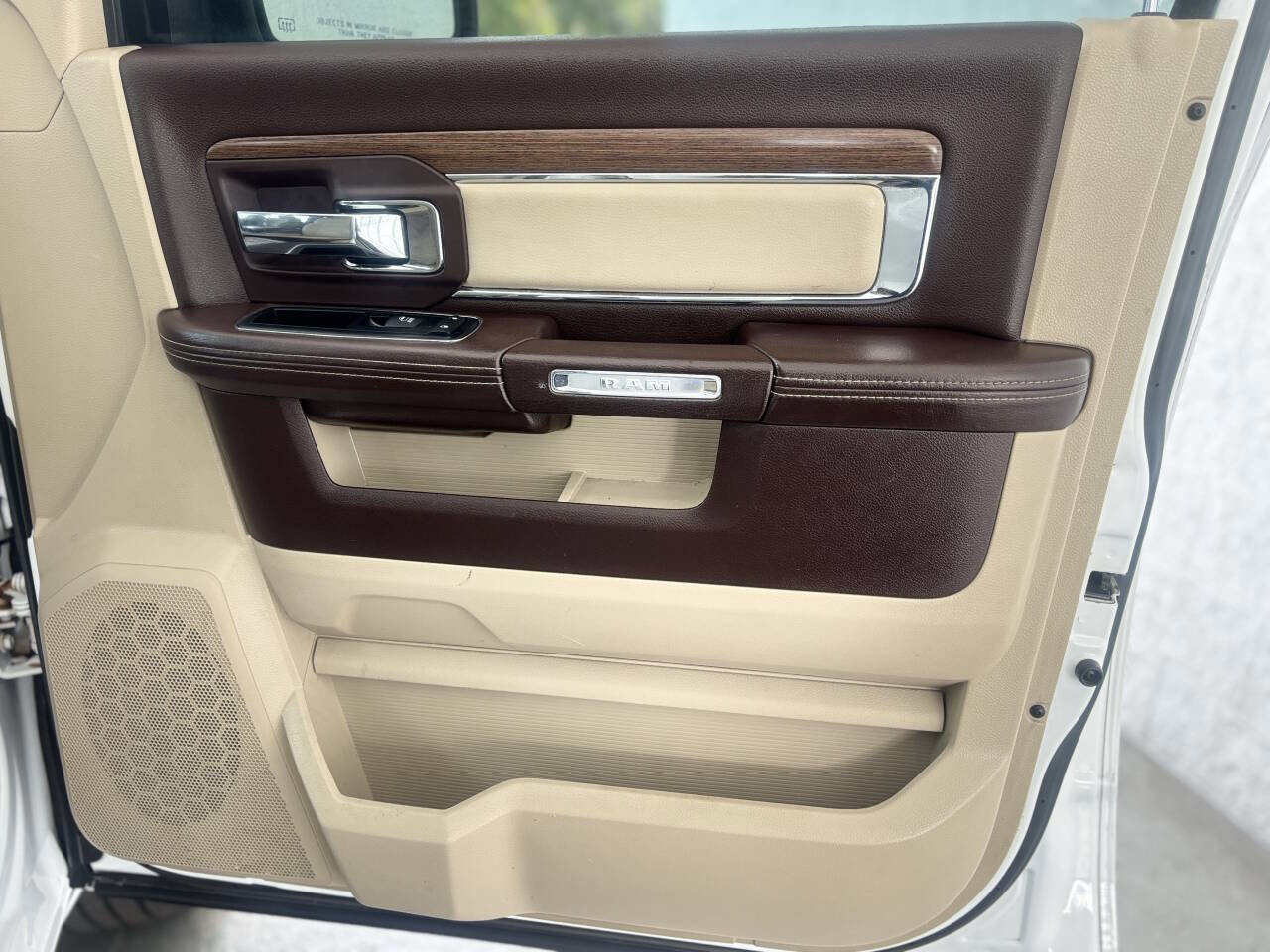 Used 2014 RAM 1500 Laramie w/ Convenience Group image 22