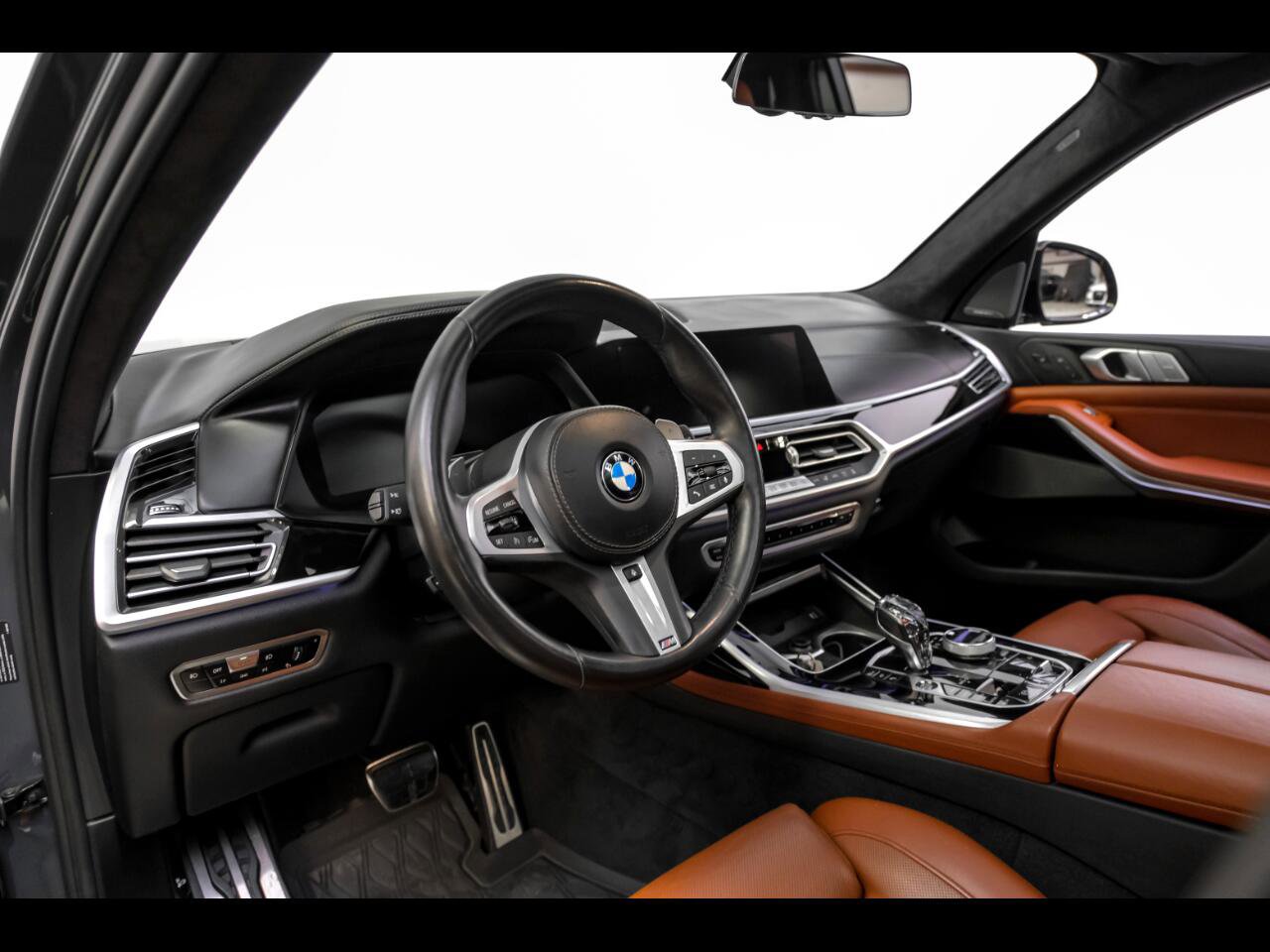 Used 2021 BMW X7 xDrive40i w/ M Sport Package image 3