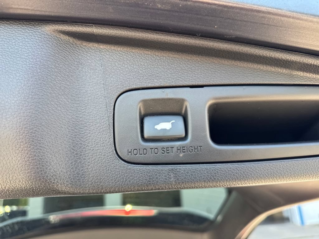 Used 2019 Honda CR-V Touring image 12