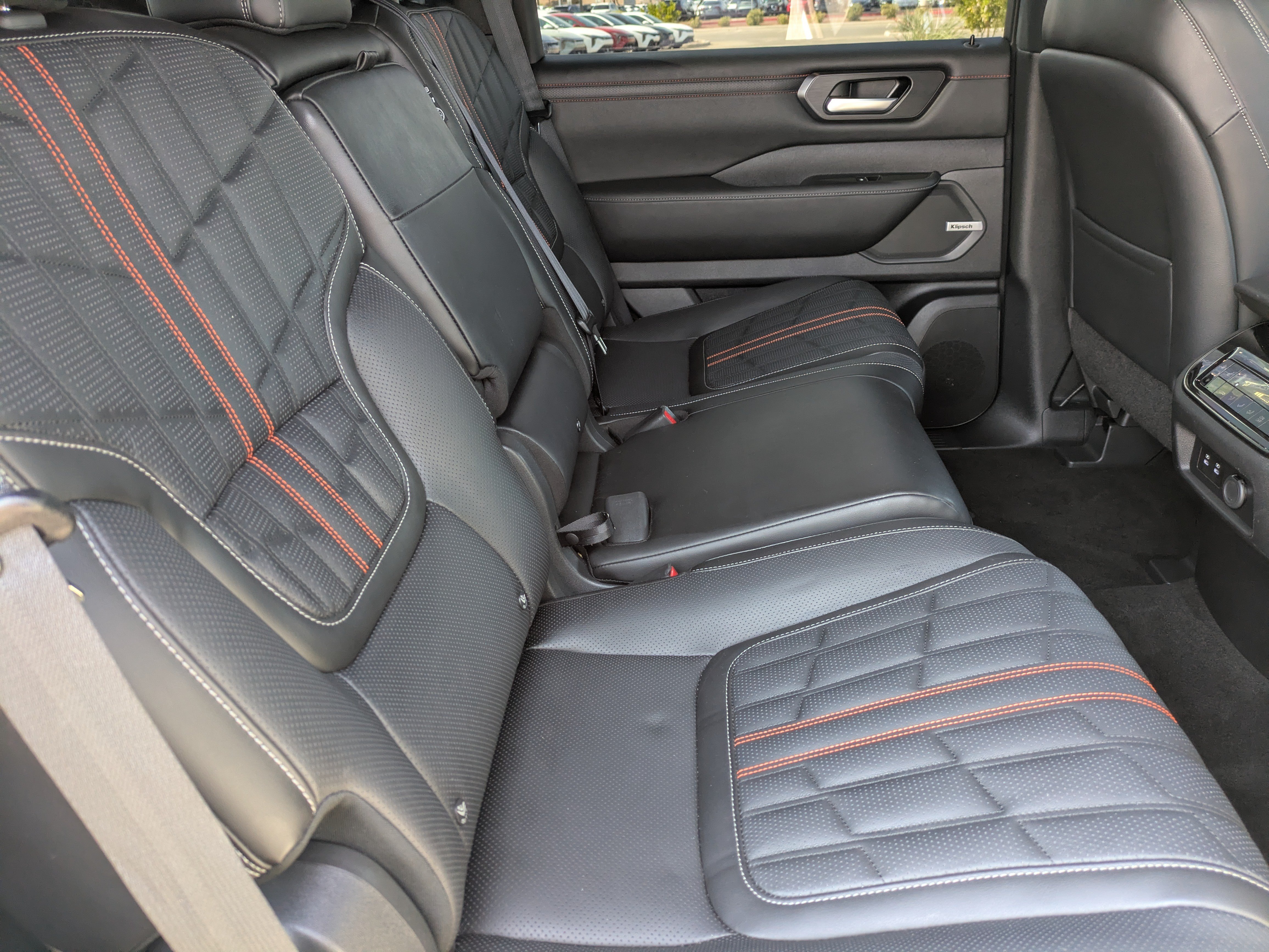 Used 2025 Nissan Armada PRO-4X w/ Pro-4X Premium Package AWD/4WD image 14