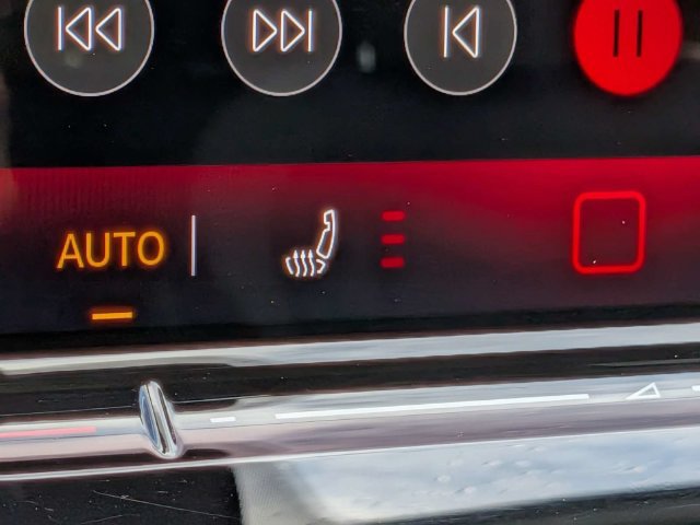 Certified 2025 Volkswagen Tiguan SE R-Line FWD image 23