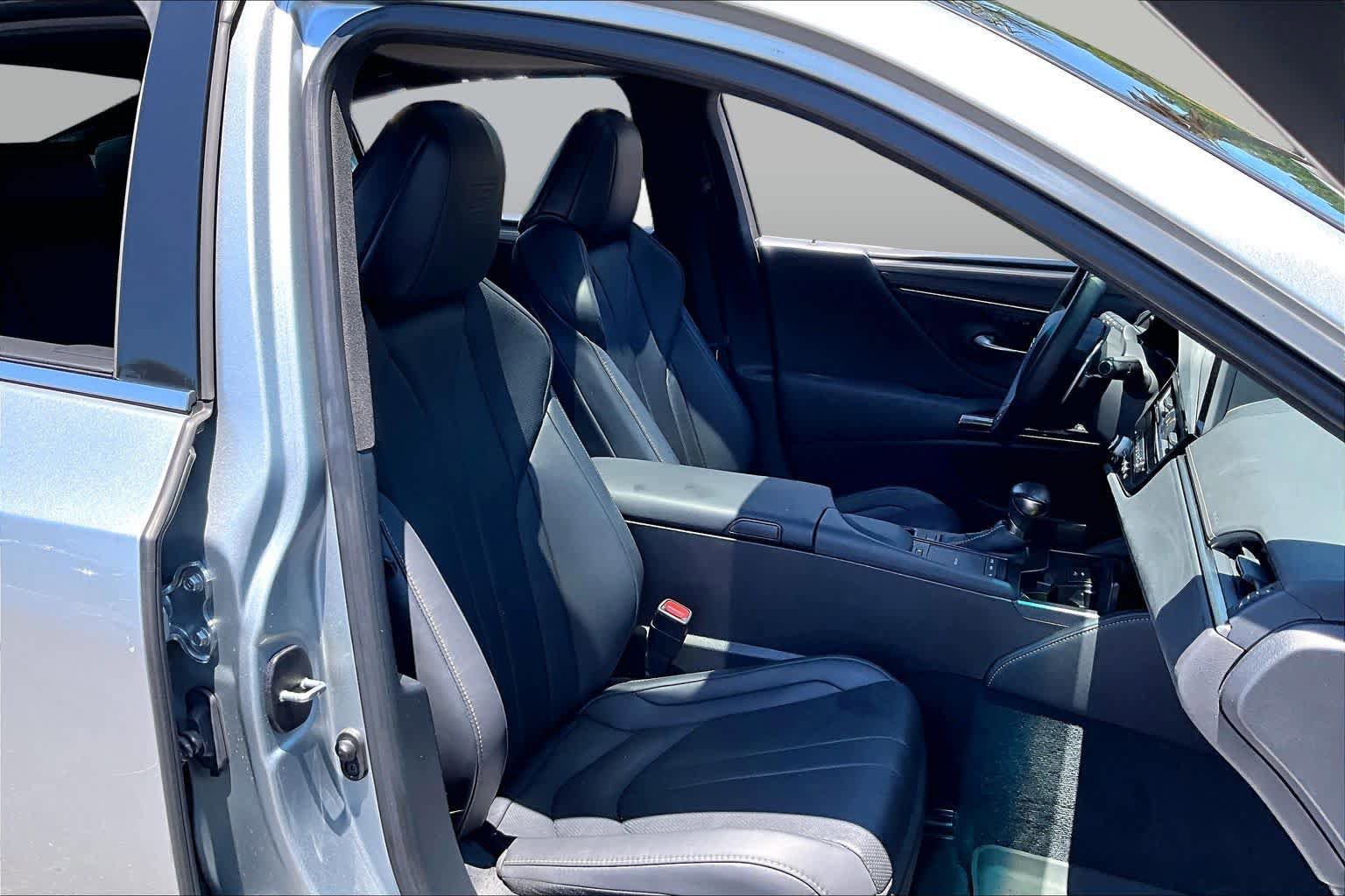 Used 2022 Lexus ES 350 F Sport w/ Accessory Package 2 FWD image 16