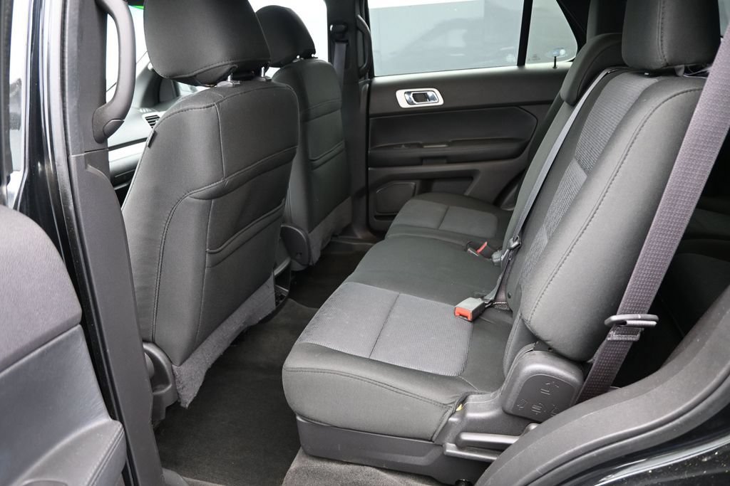 Used 2015 Ford Explorer XLT w/ Equipment Group 201B FWD image 15