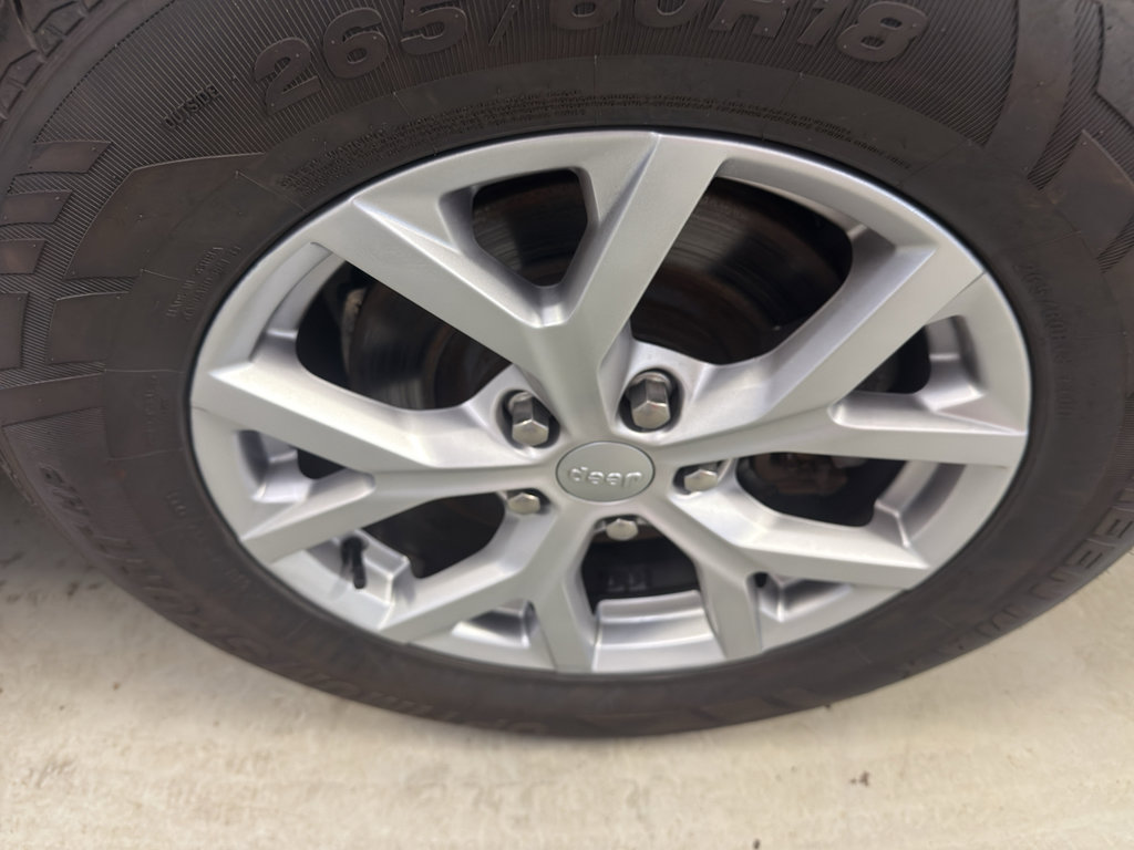 Used 2021 Jeep Grand Cherokee L Limited image 33