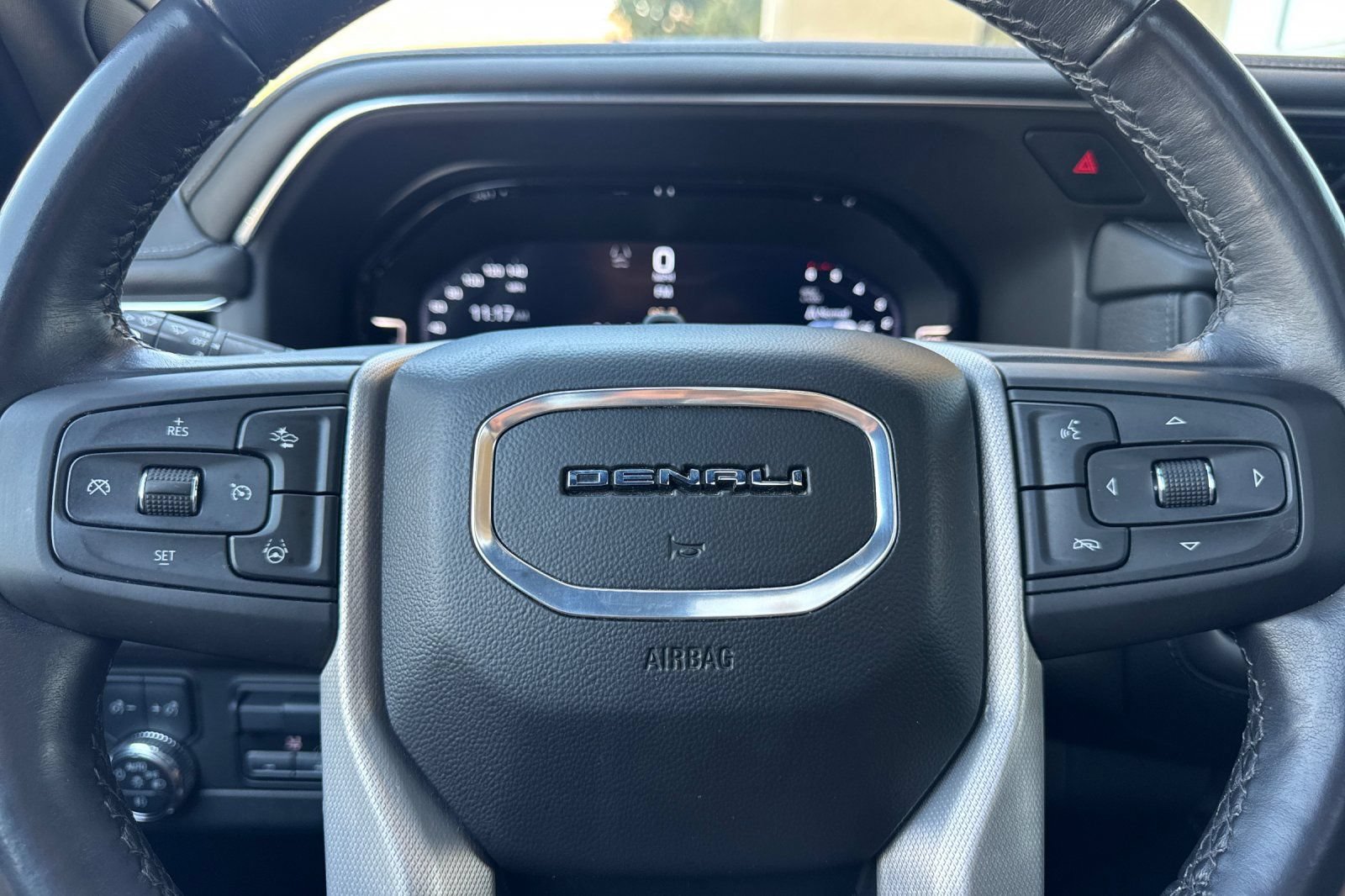 Certified 2023 GMC Yukon XL Denali w/ Advanced Technology Package AWD/4WD image 26