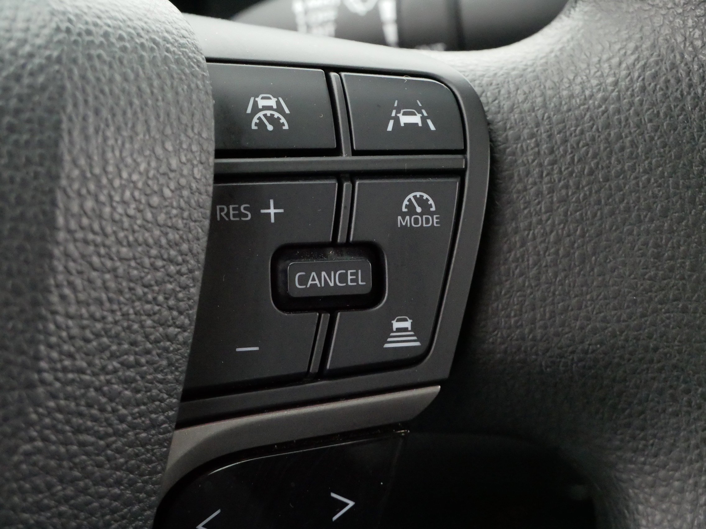 Used 2025 Toyota Camry LE FWD image 26