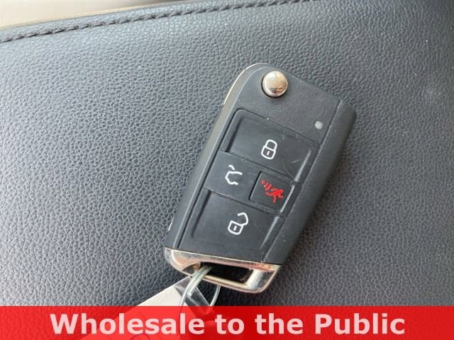 Used 2018 Volkswagen Tiguan S image 36