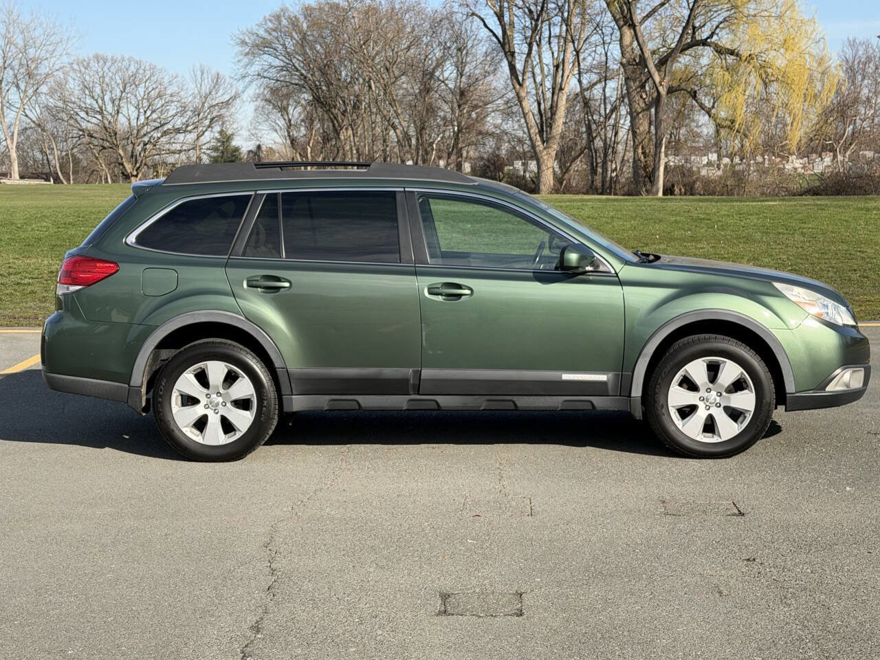 Used 2012 Subaru Outback 2.5i Premium w/ All-Weather Pkg image 4