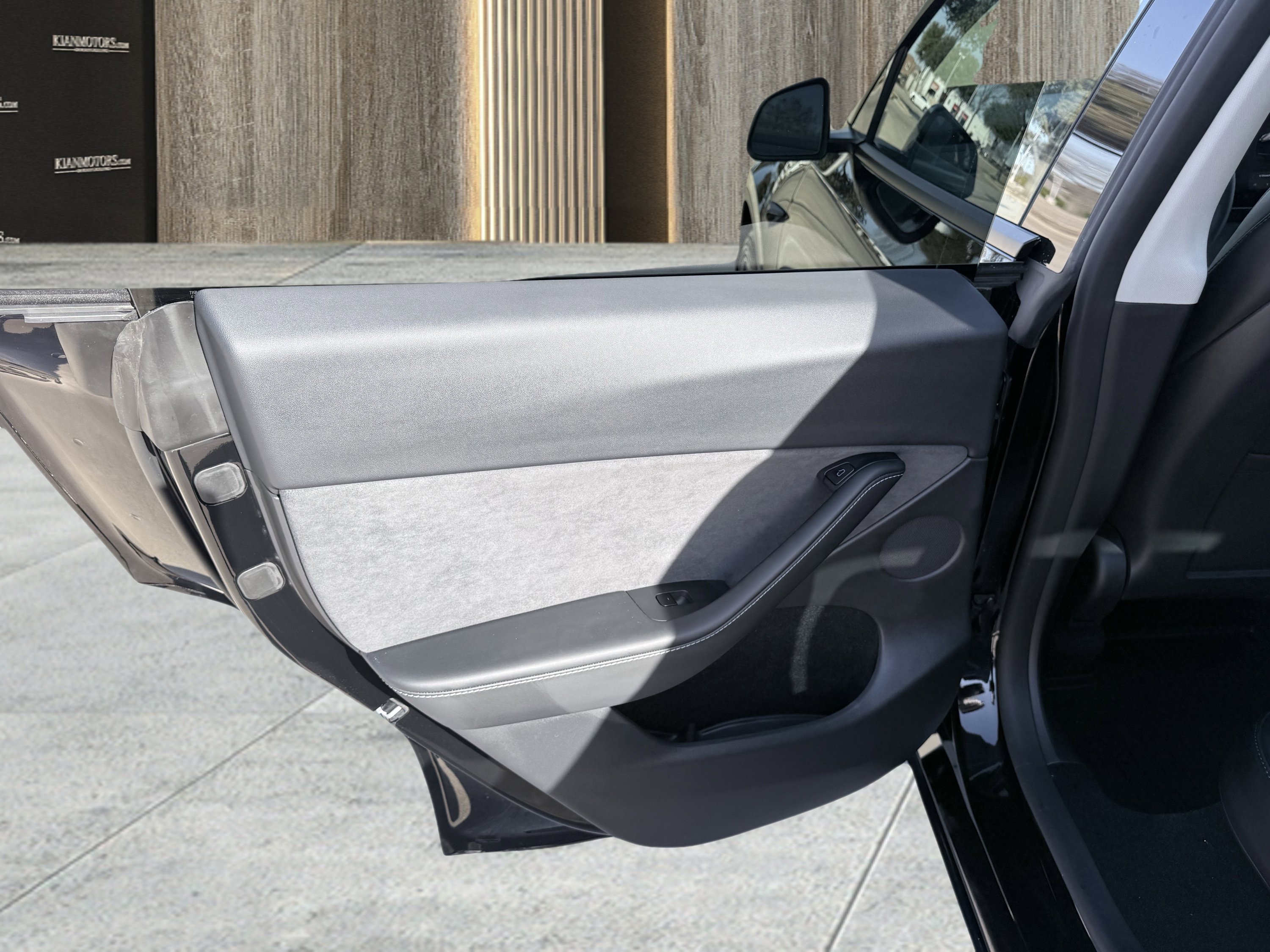 Used 2025 Tesla Model Y Long Range image 28