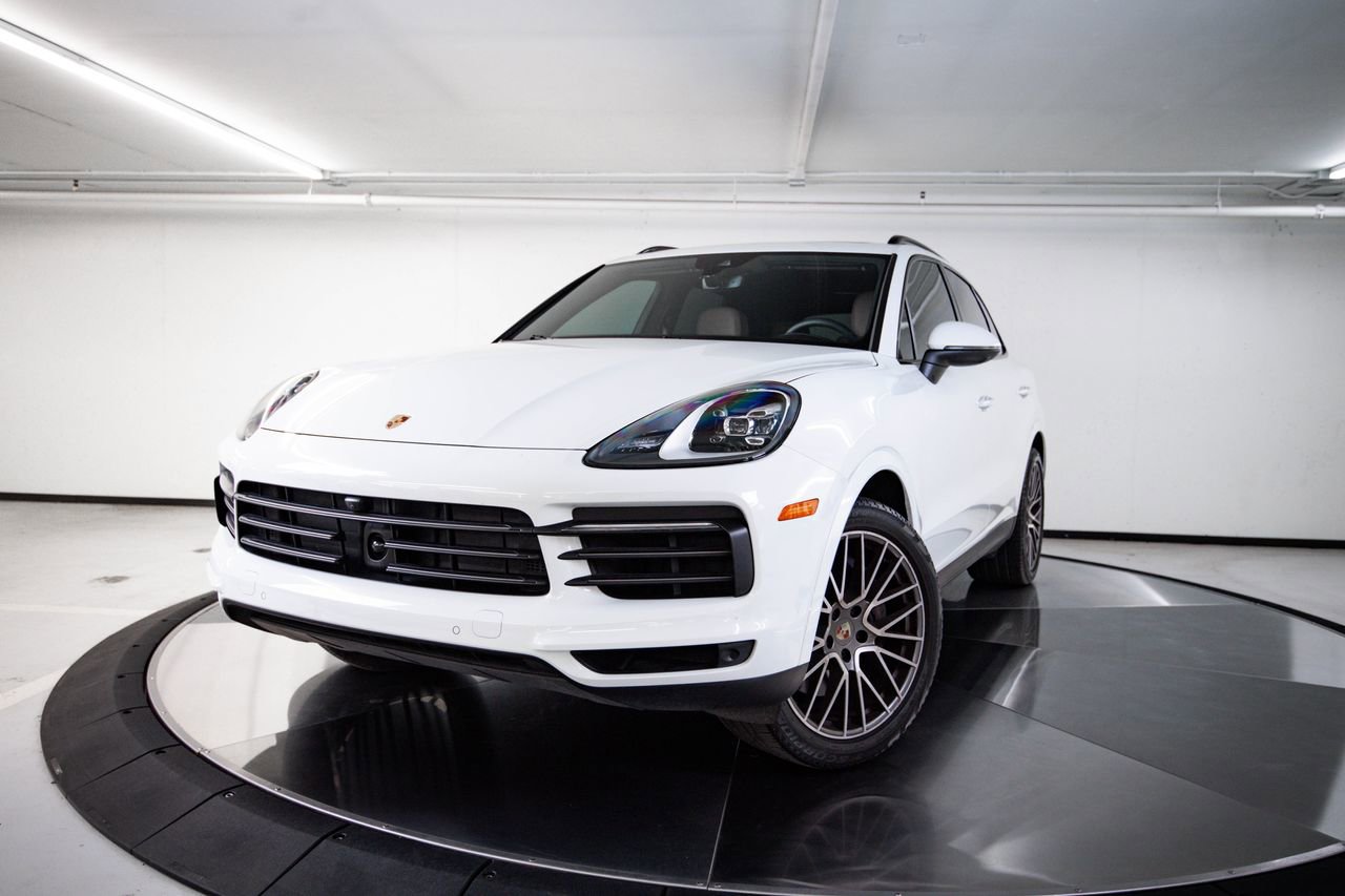 Certified 2023 Porsche Cayenne Platinum Edition image 1
