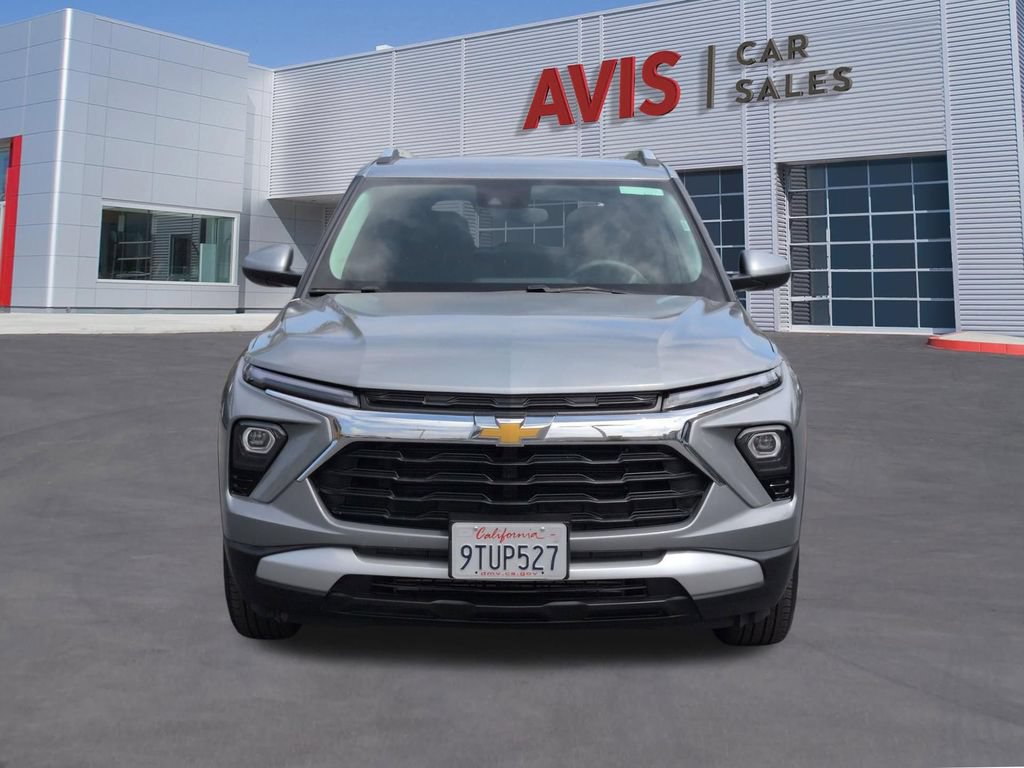 Used 2025 Chevrolet TrailBlazer LT AWD/4WD image 2