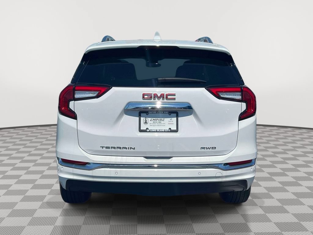 Used 2022 GMC Terrain Denali w/ Denali Premium Package AWD/4WD image 5