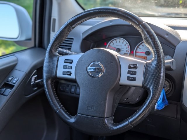 Used 2014 Nissan Frontier PRO-4X w/ Pro-4x Graphics Package AWD/4WD image 14