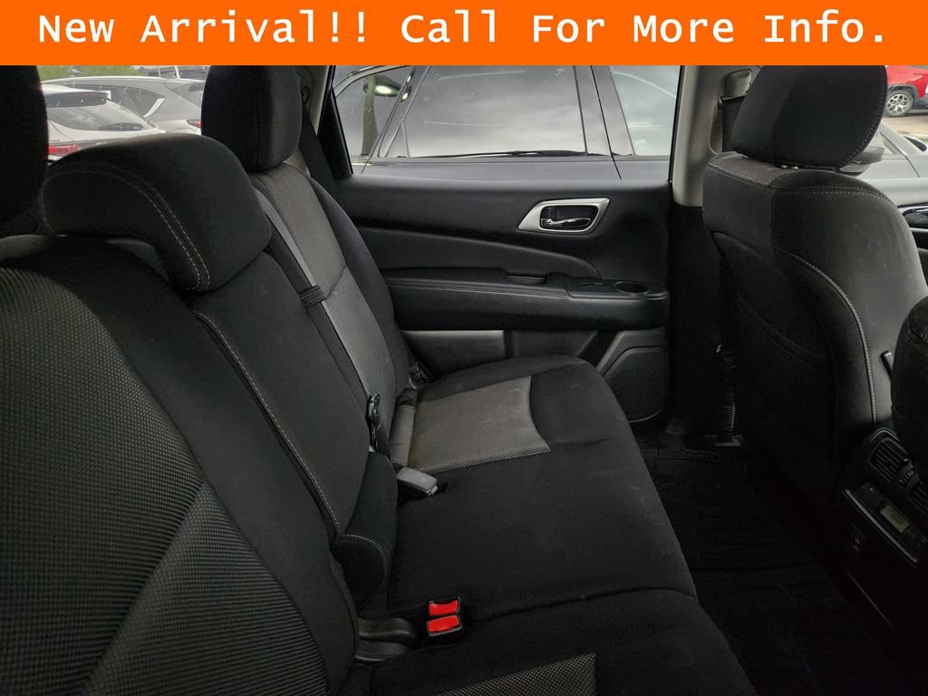 Used 2018 Nissan Pathfinder S AWD/4WD image 11