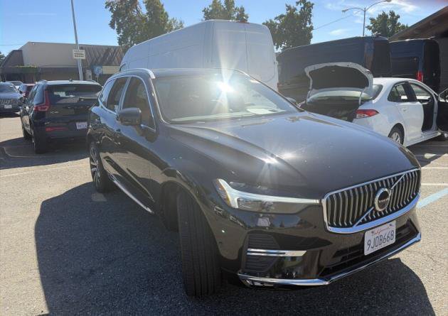 Used 2023 Volvo XC60 B5 Ultimate AWD/4WD image 2