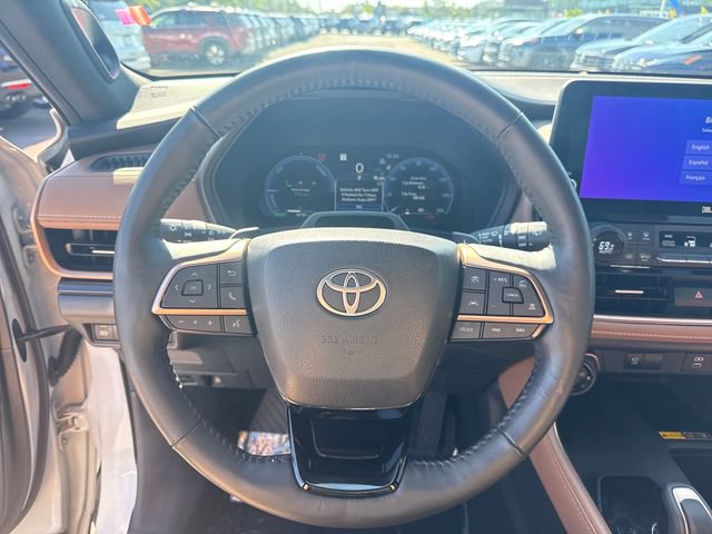 Used 2024 Toyota Grand Highlander AWD Hybrid image 16